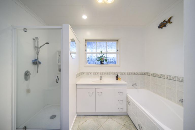 Photo of property in 18 Chippendale Crescent, Highbury, Palmerston North, 4412