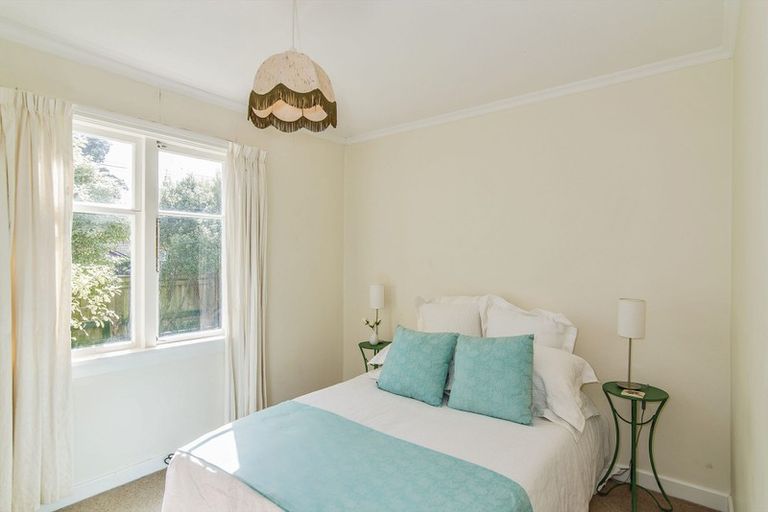 Photo of property in 74 Para Street, Miramar, Wellington, 6022