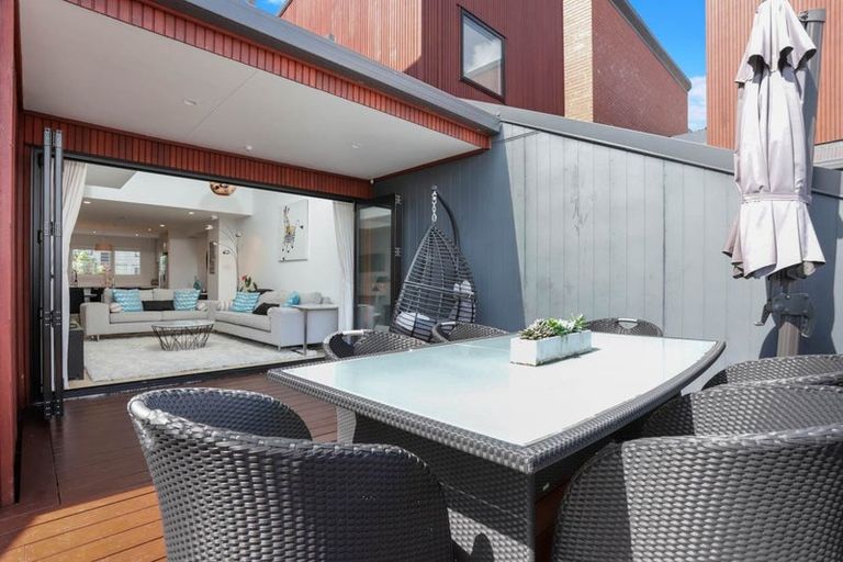 Photo of property in 76 Hobsonville Point Road, Hobsonville, Auckland, 0616