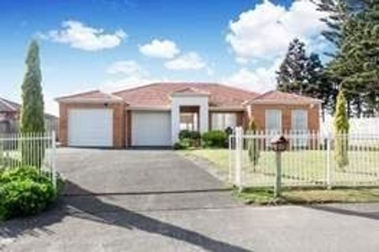 Photo of property in 64 Glenveagh Park Drive, Weymouth, Auckland, 2103