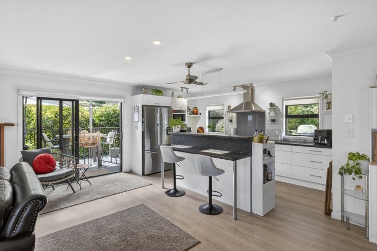 Photo of property in 25 Hanawera Ridge Road, Manakau, Otaki, 5583