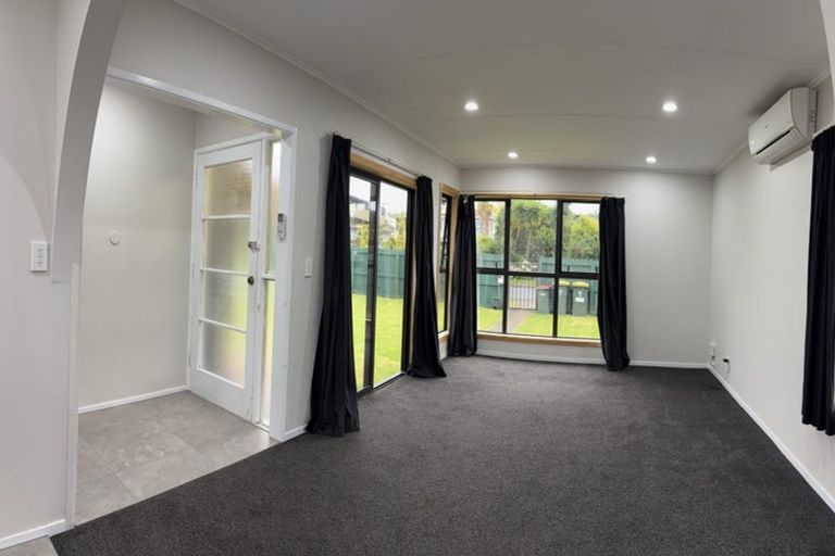 Photo of property in 19 Blake Road, Mangere East, Auckland, 2024