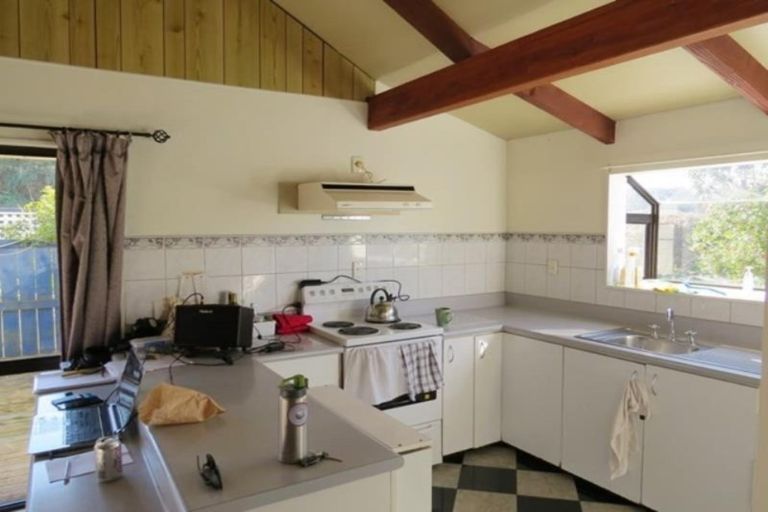 Photo of property in 36 Poplar Grove, Whalers Gate, New Plymouth, 4310