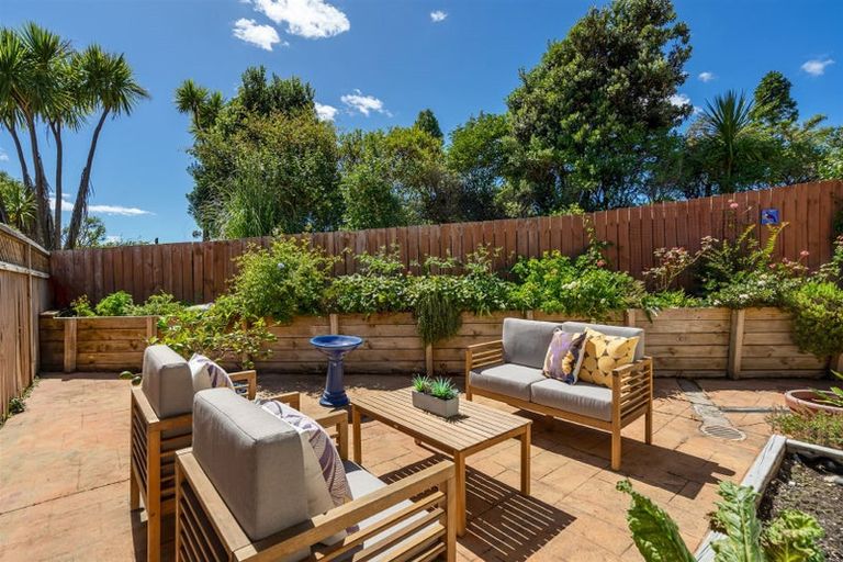 Photo of property in 10 Palmgreen Court, Stanmore Bay, Whangaparaoa, 0932