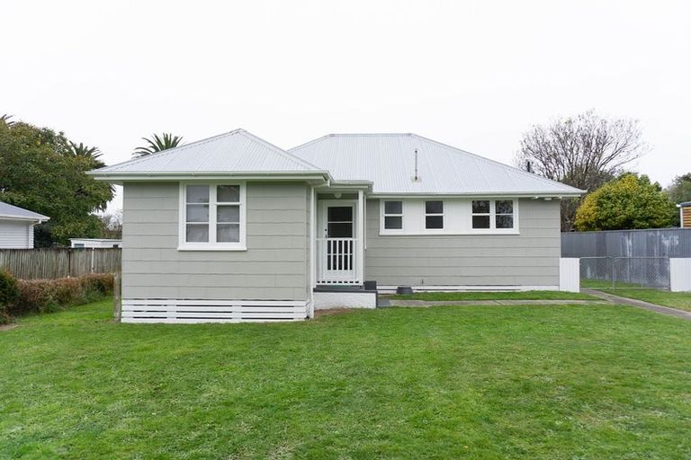 Photo of property in 36 Crewe Crescent, Hokowhitu, Palmerston North, 4410