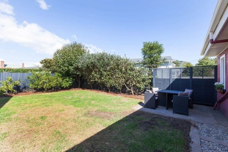 Photo of property in 286 Carrington Street, Vogeltown, New Plymouth, 4310