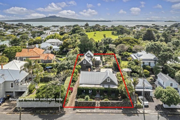 Photo of property in 64 Church Street, Devonport, Auckland, 0624