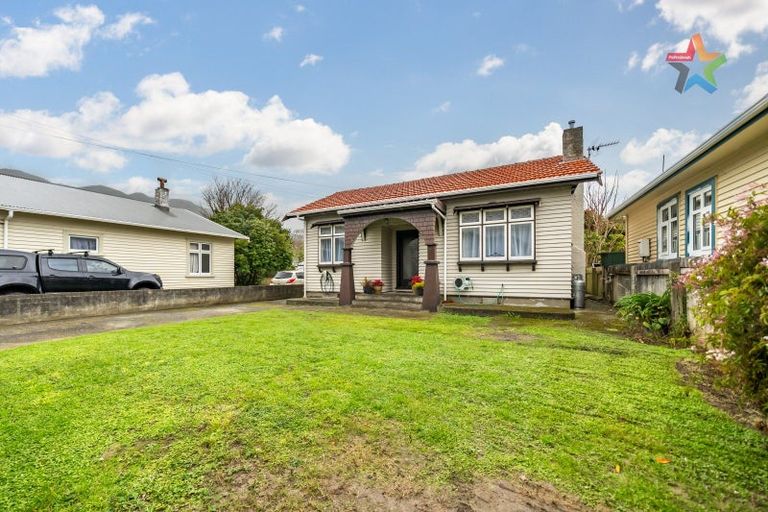 Photo of property in 12 Heath Grove, Waiwhetu, Lower Hutt, 5010