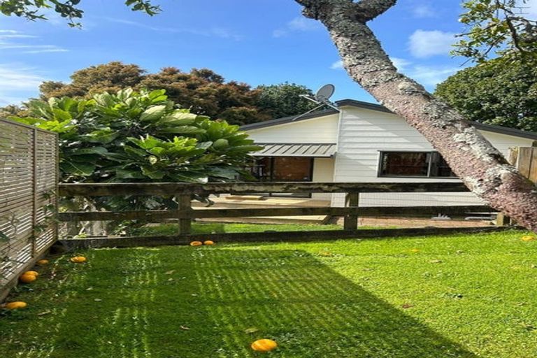 Photo of property in 14 Yeoman Place, Howick, Auckland, 2014