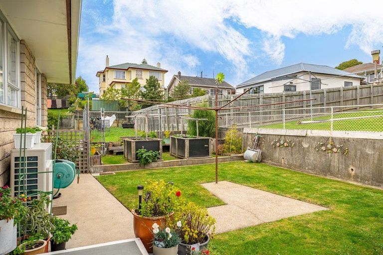 Photo of property in 40 Wharfe Street, South Hill, Oamaru, 9400