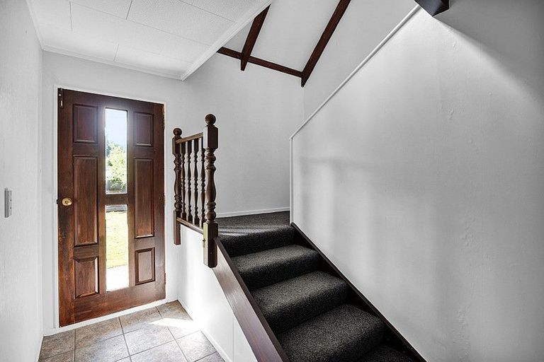 Photo of property in 11 Finer Place, Hawera, 4610