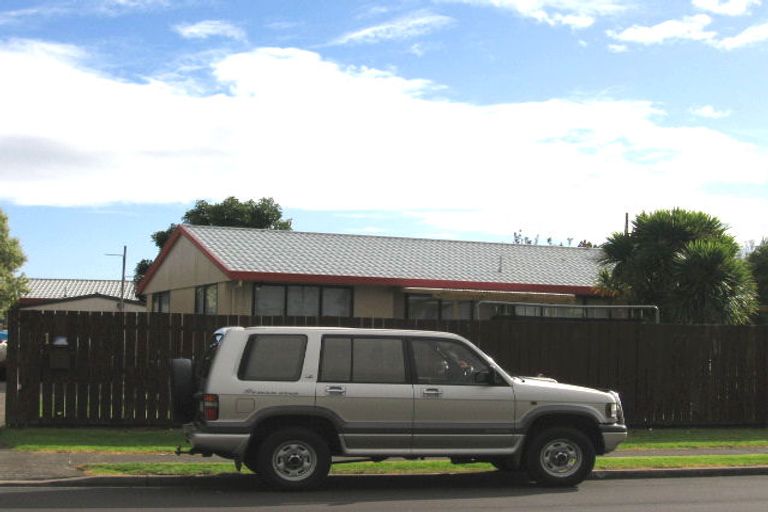 Photo of property in 1 Marinich Drive, Ranui, Auckland, 0612