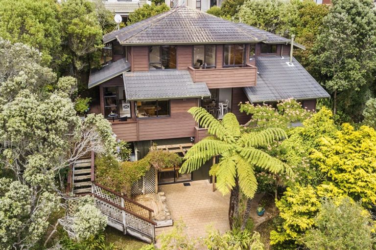 Photo of property in 14a Spicer Place, Tawa, Wellington, 5028