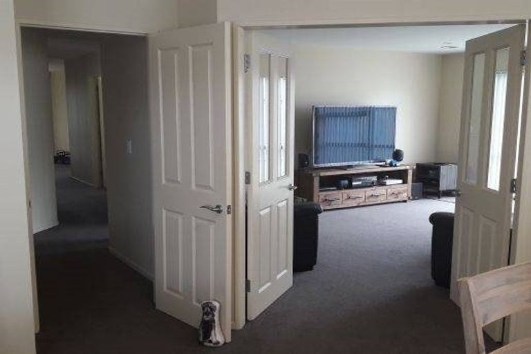 Photo of property in 3 Aotea Drive, Aotea, Porirua, 5024