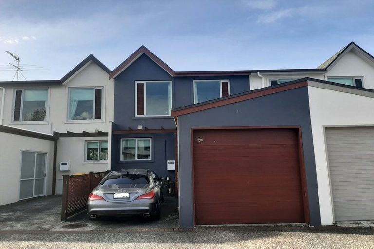 Photo of property in 9b Clearwater Cove, West Harbour, Auckland, 0618
