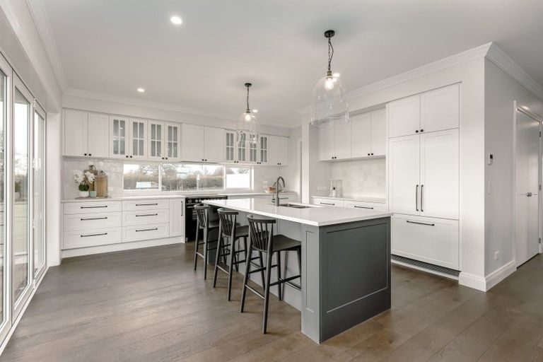 Photo of property in 4 Sunline Drive, Leamington, Cambridge, 3432