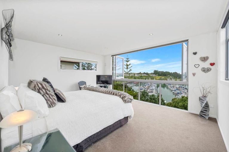Photo of property in 81 Pine Harbour Parade, Beachlands, Auckland, 2018