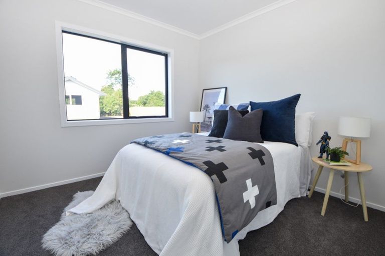 Photo of property in 4 Macrocarpa Lane, Carterton, 5713