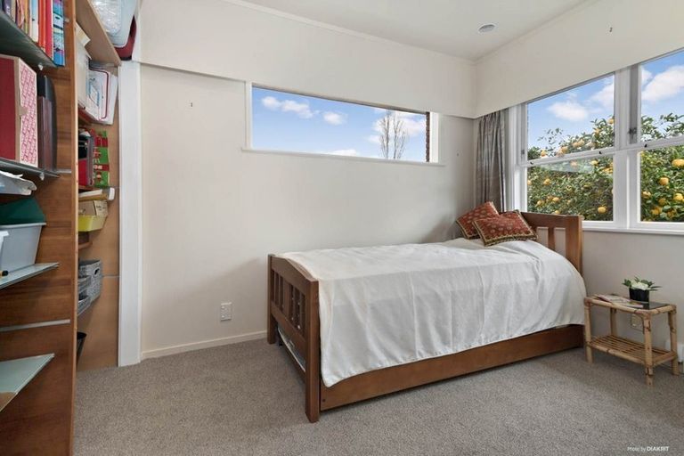 Photo of property in 151 Gossamer Drive, Pakuranga Heights, Auckland, 2010