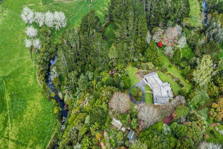 Photo of property in 709 Carrington Road, Hurworth, New Plymouth, 4371