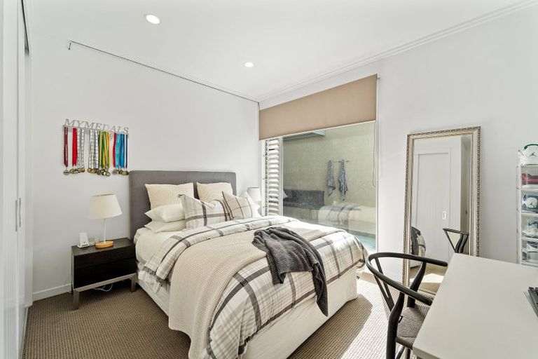 Photo of property in 33a Churchill Road, Murrays Bay, Auckland, 0630