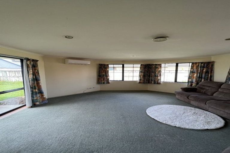 Photo of property in 12 Farnham Close, Rototuna North, Hamilton, 3210