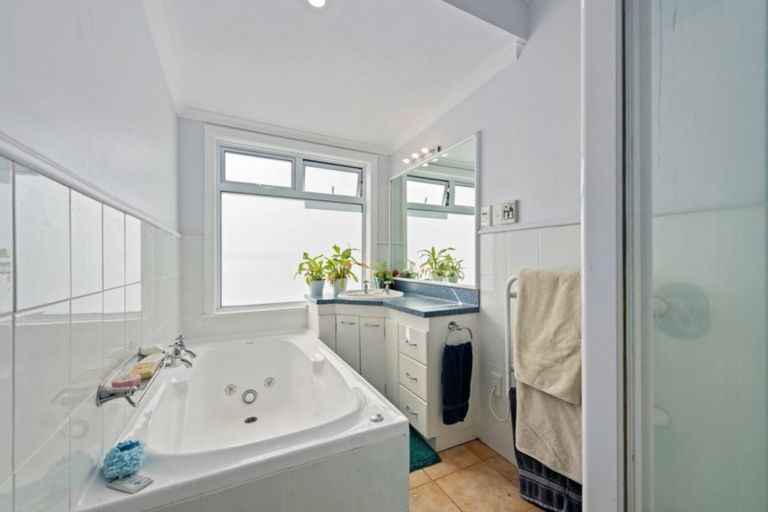 Photo of property in 20 Davis Crescent, Elderslea, Upper Hutt, 5018