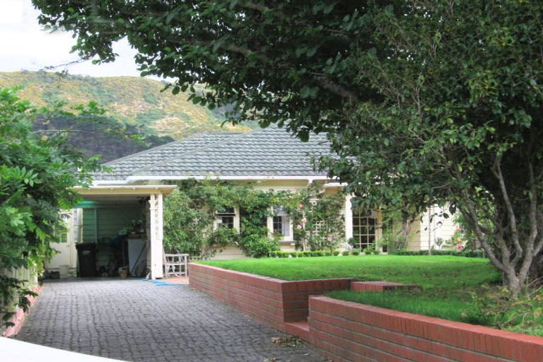 Photo of property in 28 Clyde Street, Island Bay, Wellington, 6023