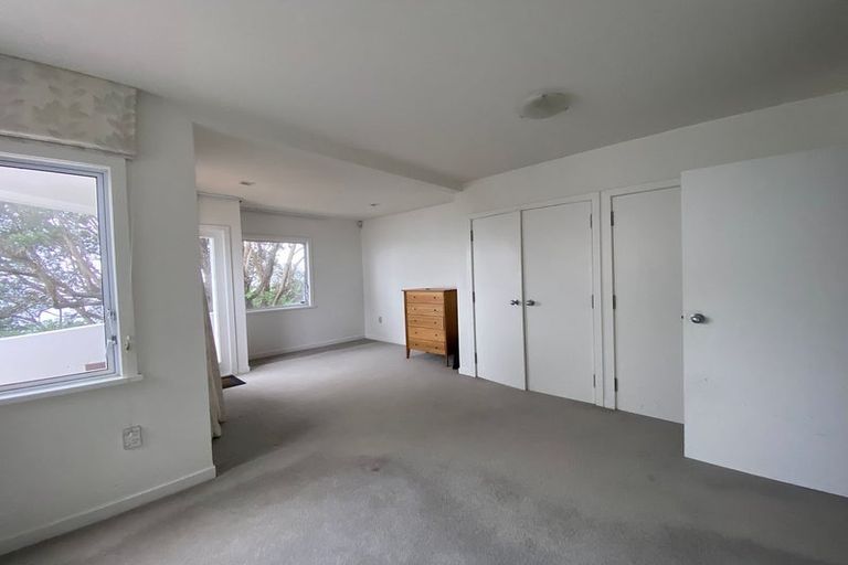 Photo of property in 2 Palliser Road, Roseneath, Wellington, 6011