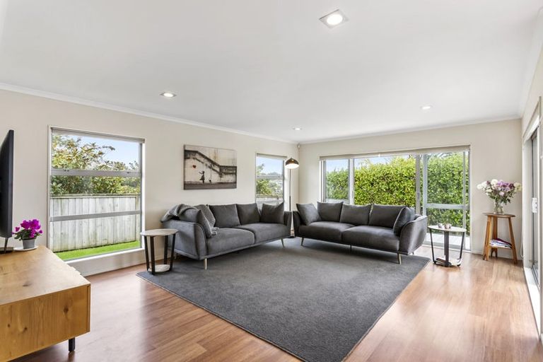 Photo of property in 135 Vipond Road, Stanmore Bay, Whangaparaoa, 0932