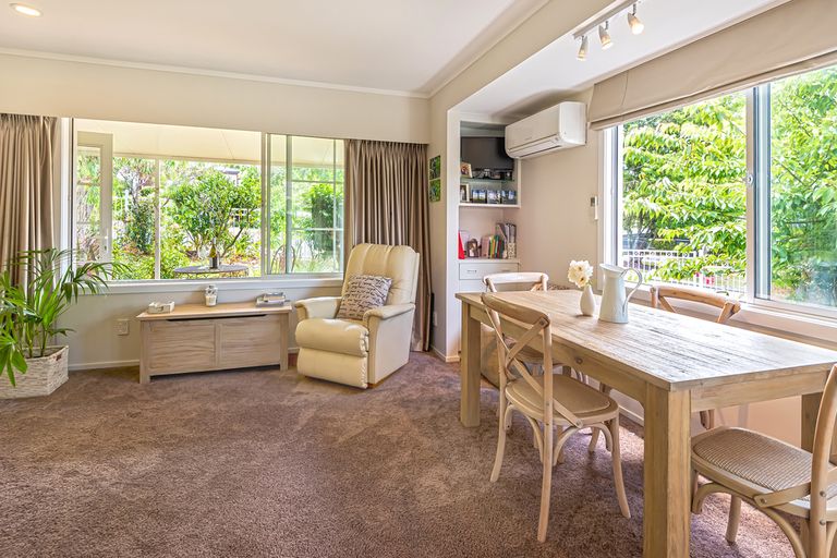 Photo of property in 1/27 Parkhill Road, Mellons Bay, Auckland, 2014