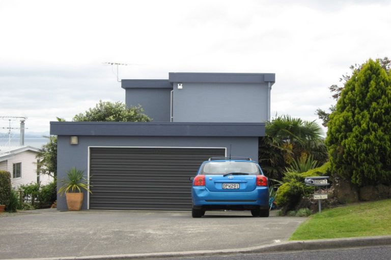 Photo of property in 1302 Whangaparaoa Road, Army Bay, Whangaparaoa, 0930