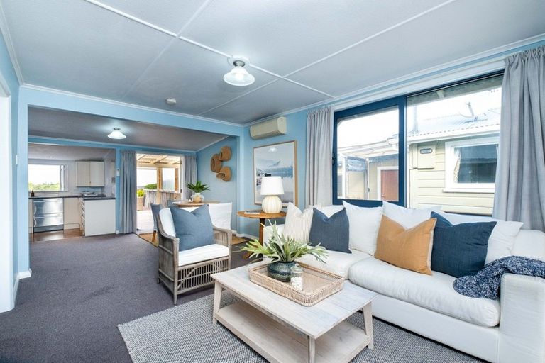 Photo of property in 16 Collison Terrace, Haumoana, 4102