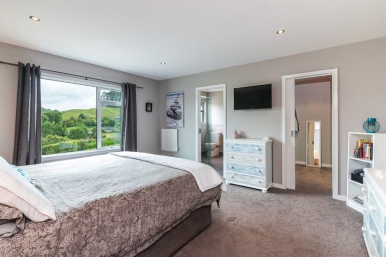 Photo of property in 75 Dalmore Way, Acacia Bay, Taupo, 3385