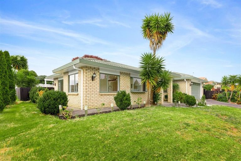 Photo of property in 2 Ferngrove Avenue, Ranui, Auckland, 0612