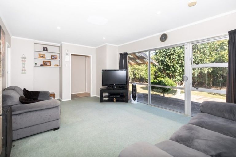 Photo of property in 70 Oakfield Crescent, Pukete, Hamilton, 3200