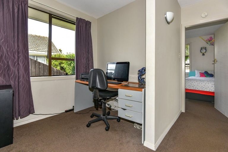 Photo of property in 65 Farquhars Road, Redwood, Christchurch, 8051