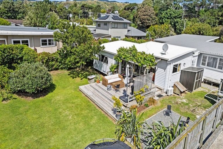 Photo of property in 39 Tiromoana Road, Raumati South, Paraparaumu, 5032