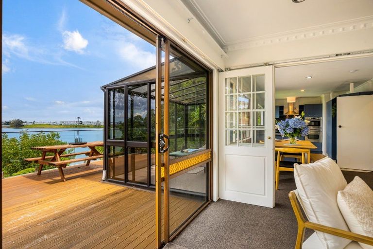 Photo of property in 27 Ferry Parade, Herald Island, Auckland, 0618