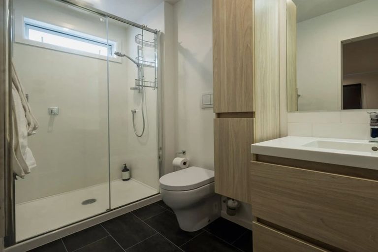 Photo of property in 28 Alfred Street, Northcote Point, Auckland, 0627