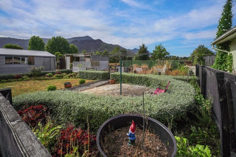 Photo of property in 22 Hampden Street, Murchison, 7007