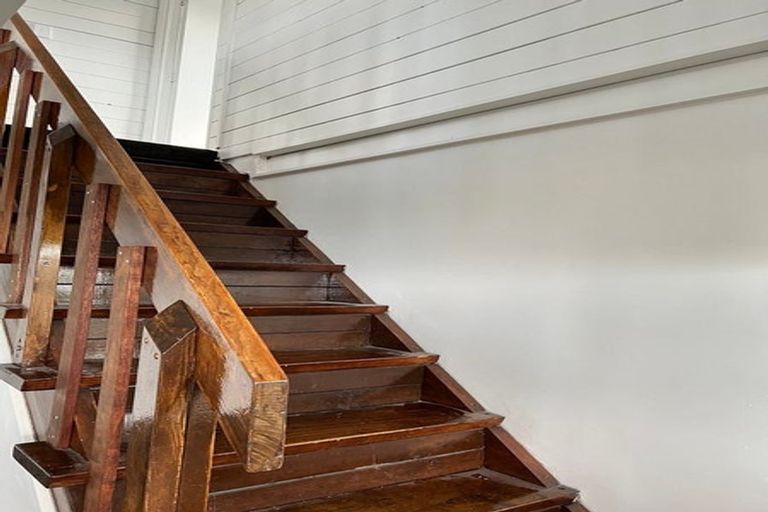 Photo of property in 15 Oreil Avenue, West Harbour, Auckland, 0618