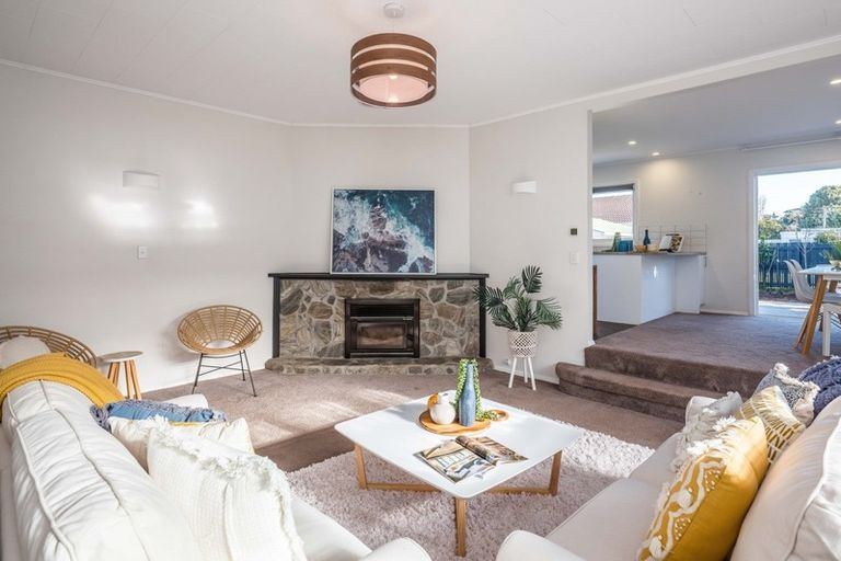 Photo of property in 9 Nugget Grove, Raumati Beach, Paraparaumu, 5032