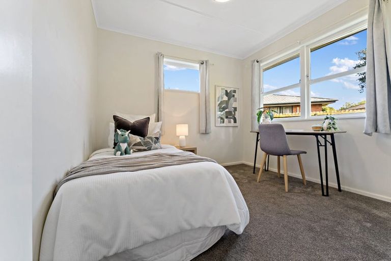 Photo of property in 6 Arnhem Place, Pukekohe, 2120