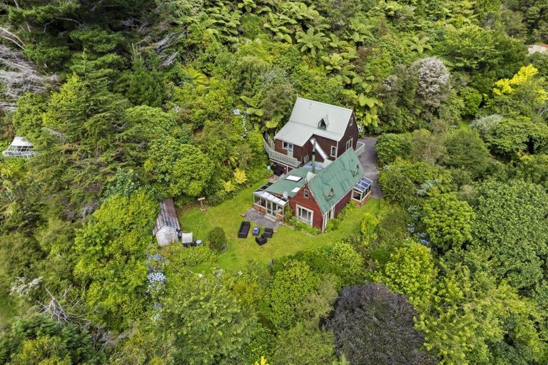 Photo of property in 312 Moores Valley Road, Wainuiomata, 5373