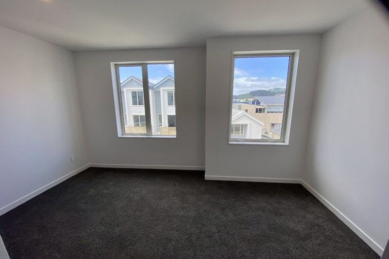 Photo of property in 2/30 Pirie Street, Mount Victoria, Wellington, 6011