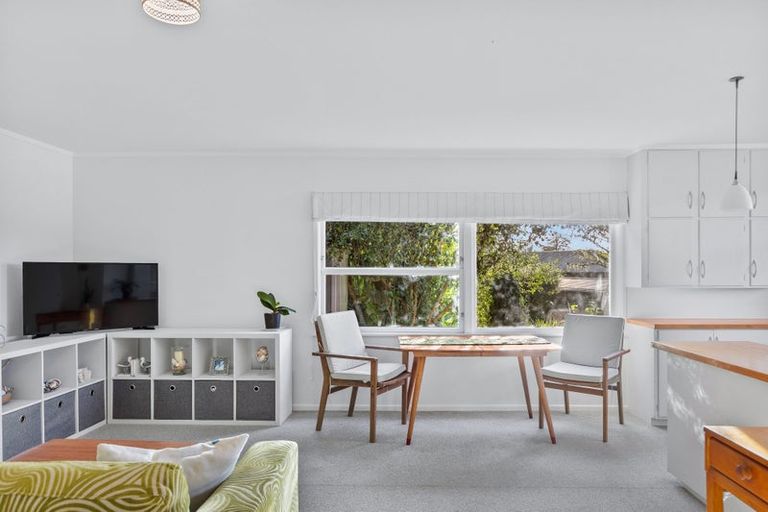 Photo of property in 2/84 Glenvar Road, Torbay, Auckland, 0630