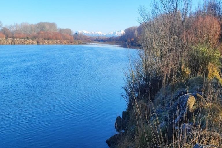 Photo of property in 17 Stopbank Road, Milford, Temuka, 7986