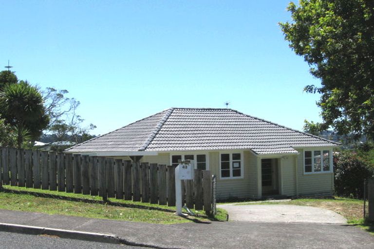 Photo of property in 47 Lysander Crescent, Beach Haven, Auckland, 0626