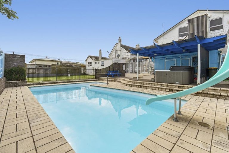 Photo of property in 7 Cracroft Street, Waitara, 4320